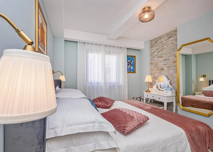 Three Musketeers Deluxe