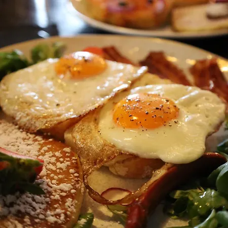 Three Musketeers Deluxe Appartement *